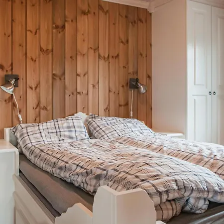 Semesterbostad Beautiful In Engerdal With Kitchen Kvisla